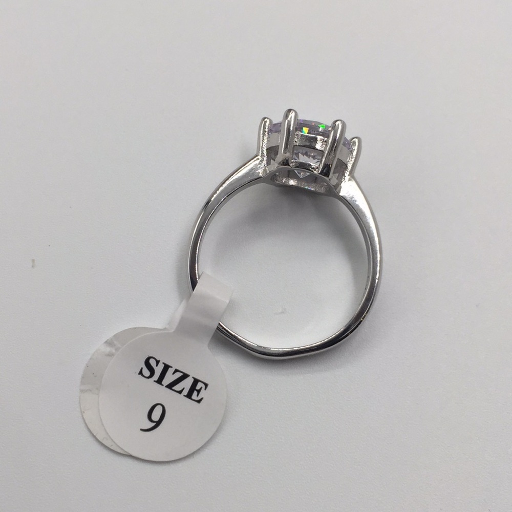 4 CARAT CUBIC ZIRCONIA 925(sterling silver) RING - Picture 4 of 5